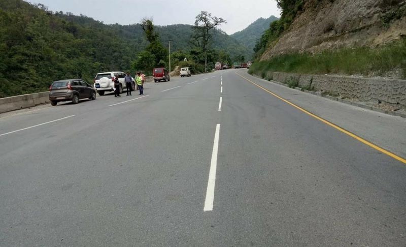 पोखरा-मुग्लिन सडकको पूर्वीखण्डमा कालोपत्रे गर्न सुरु